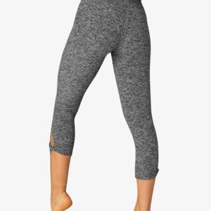 Beyond Yoga Capri Pants, Grey sz. S, twist detail
